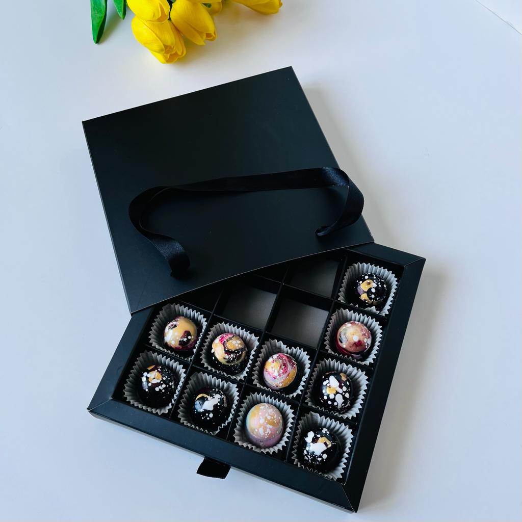 16 Bölmeli Çanta Model Bonbon Çikolata Kutusu — galeri görseli